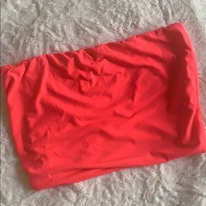 Tube crop top